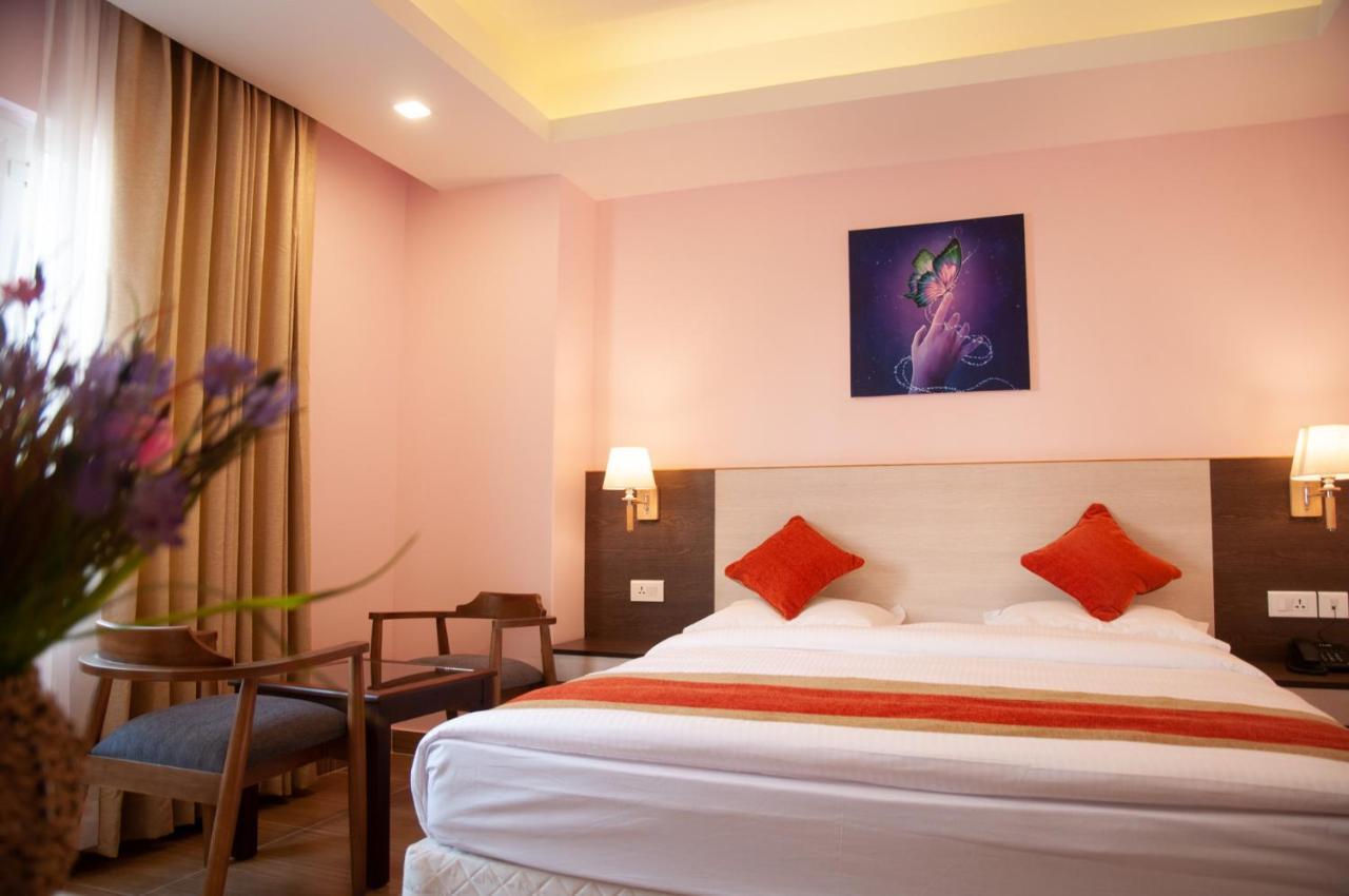 Hotel Krishna Катманду Экстерьер фото